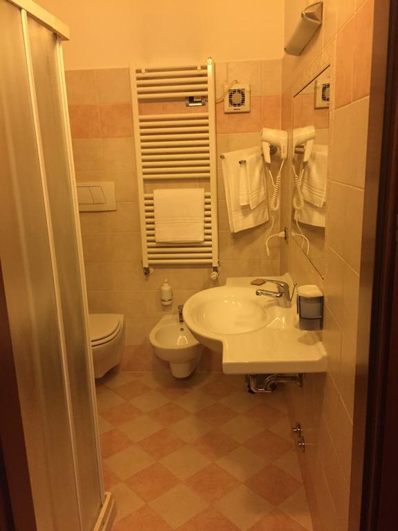La Pina Hotel เรซซาโต ภายนอก รูปภาพ
