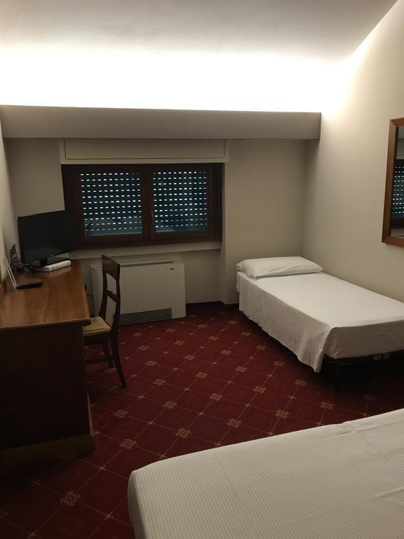 La Pina Hotel เรซซาโต ภายนอก รูปภาพ